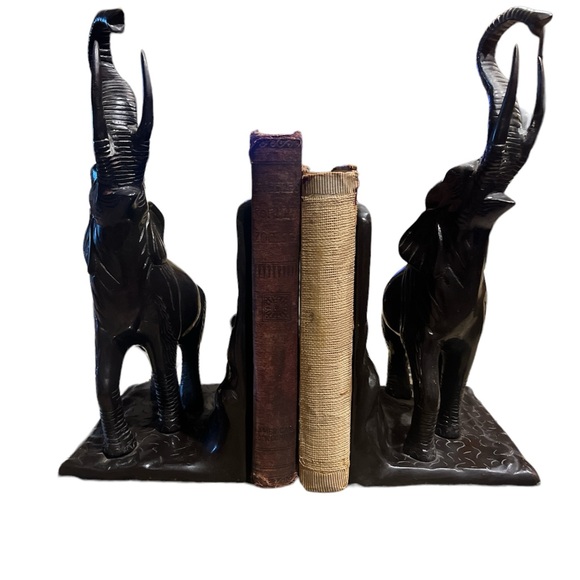 Sarreid LTD Elephant Book Ends - Picture 2 of 3
